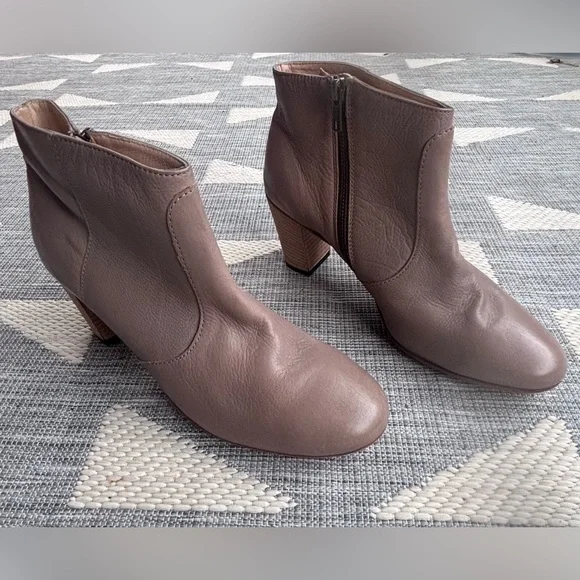 Johnston & Murphy Women's Taupe Ankle Boots | Size 10 - Picture 2 of 7